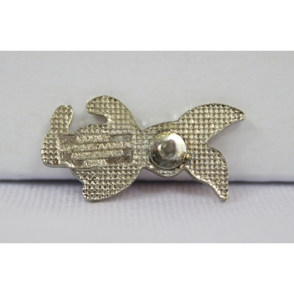 Disney Winnie the Pooh Tiny Piglet Looking to the Left Trading Pin - Picture 4 of 4